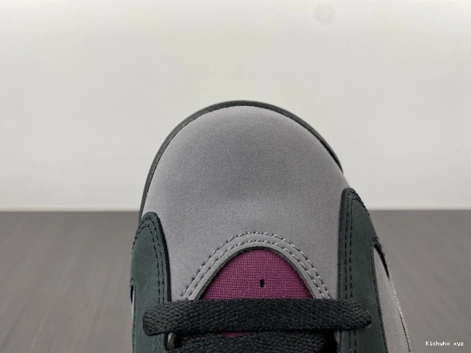 6 Air Jordan 